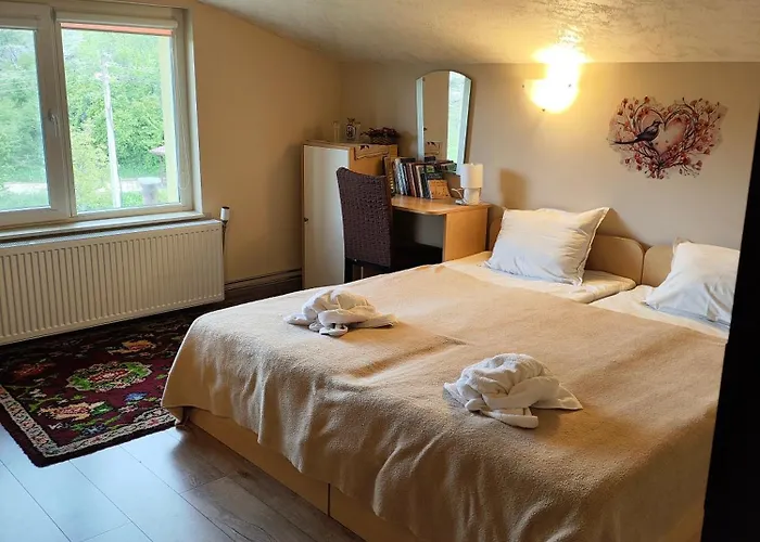 The Bird Къща за гости Боснек