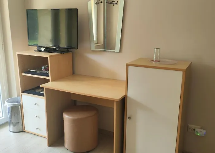 The Bird Къща за гости Боснек